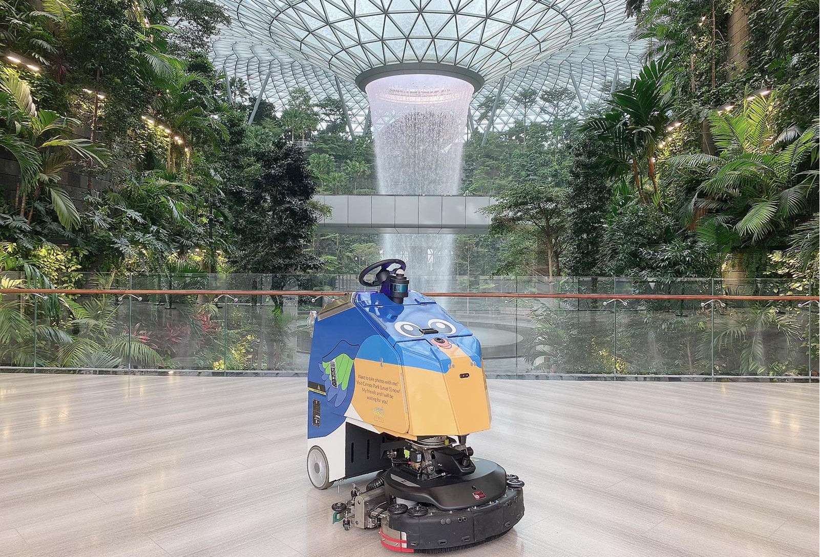 How robots are revolutionalising the guest experience at Jewel